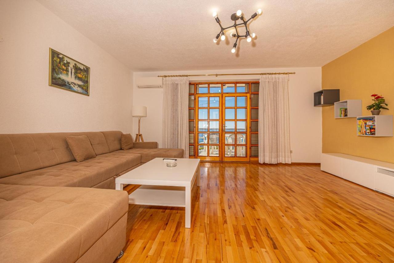 Apartments Francoise ツリクヴェニツァ エクステリア 写真