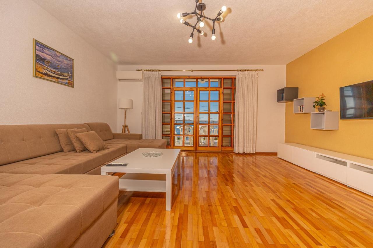 Apartments Francoise ツリクヴェニツァ エクステリア 写真