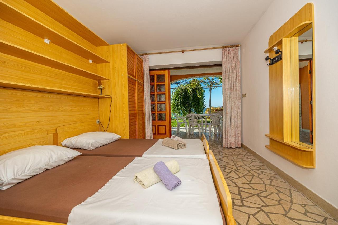 Apartments Francoise ツリクヴェニツァ エクステリア 写真